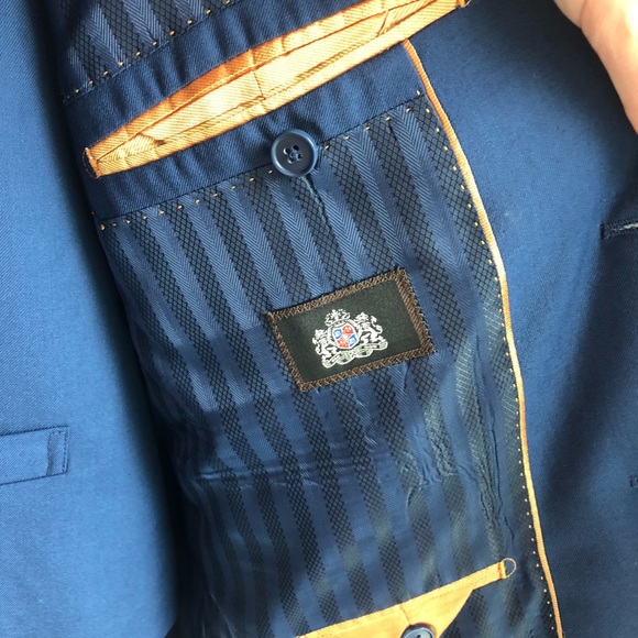 Italian Vested Suit - Picture 3 of 8